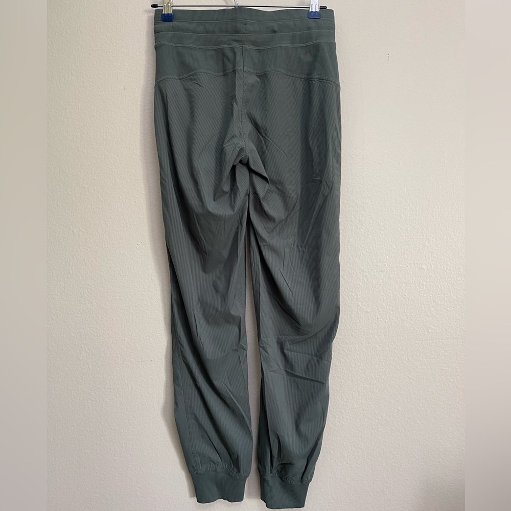 Lululemon Dance Studio Mid-Rise Jogger *Full Length
Dark Forest size 4 - Picture 5 of 13